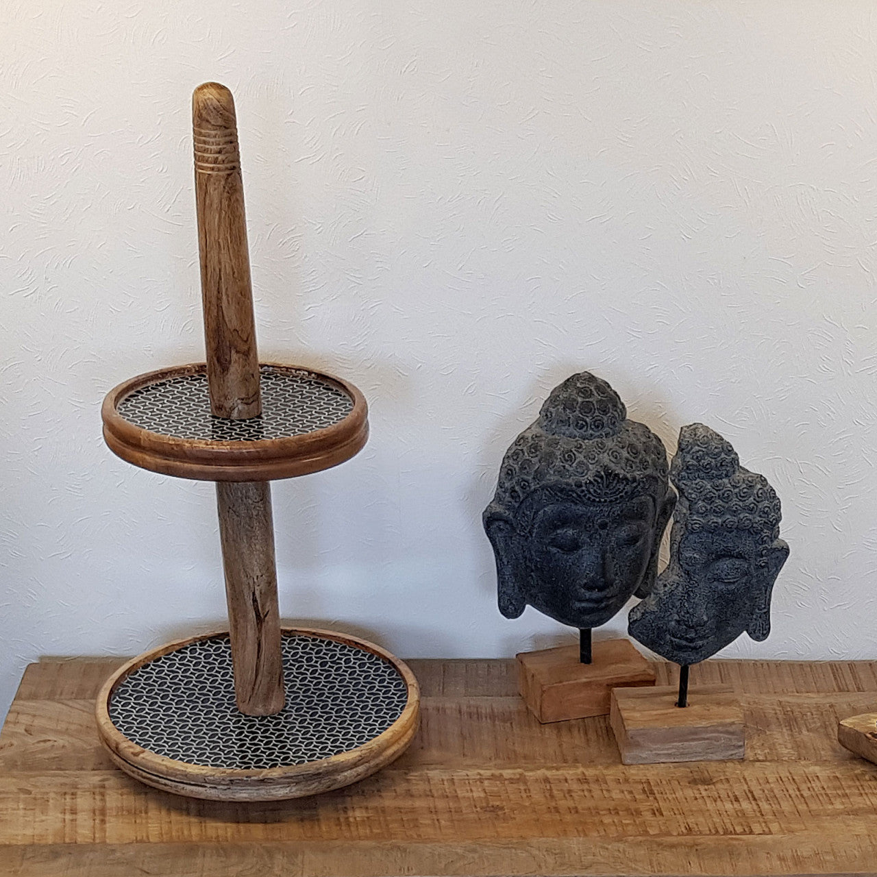 Etagere 2 etager ø30 cm – mangotræ med keramikdekor
